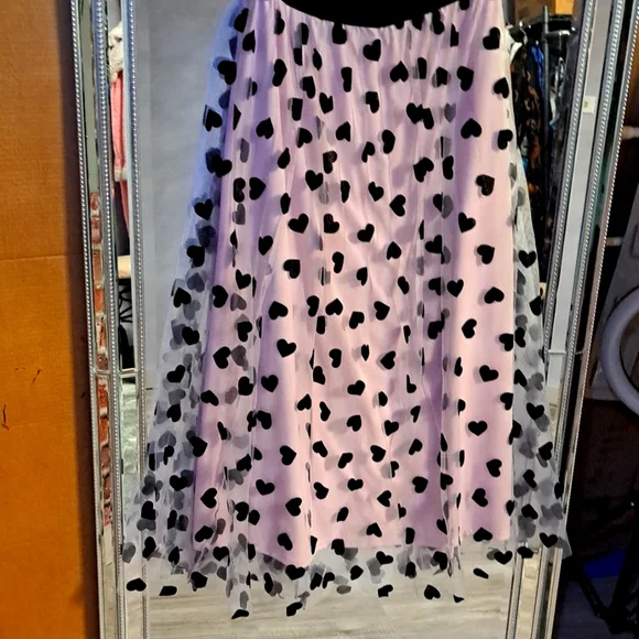 Velvet HEARTS EVERYWHERE! - Picture 3 of 4